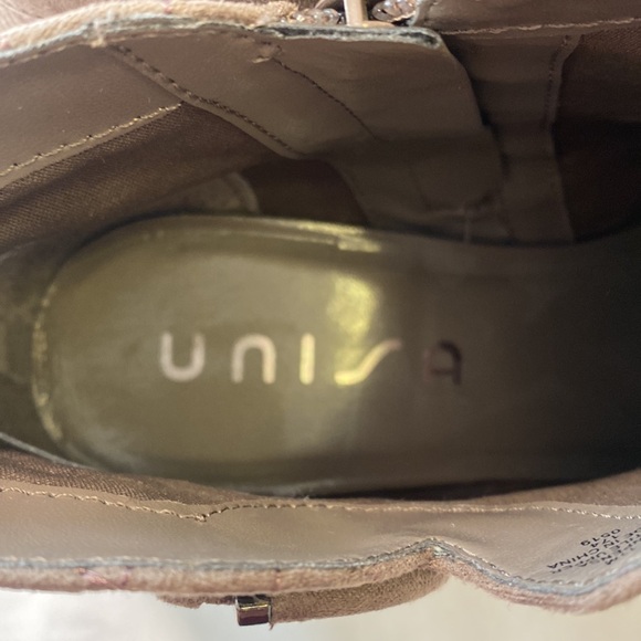 Unisa woman’s ankle boots size 11M - Picture 8 of 9